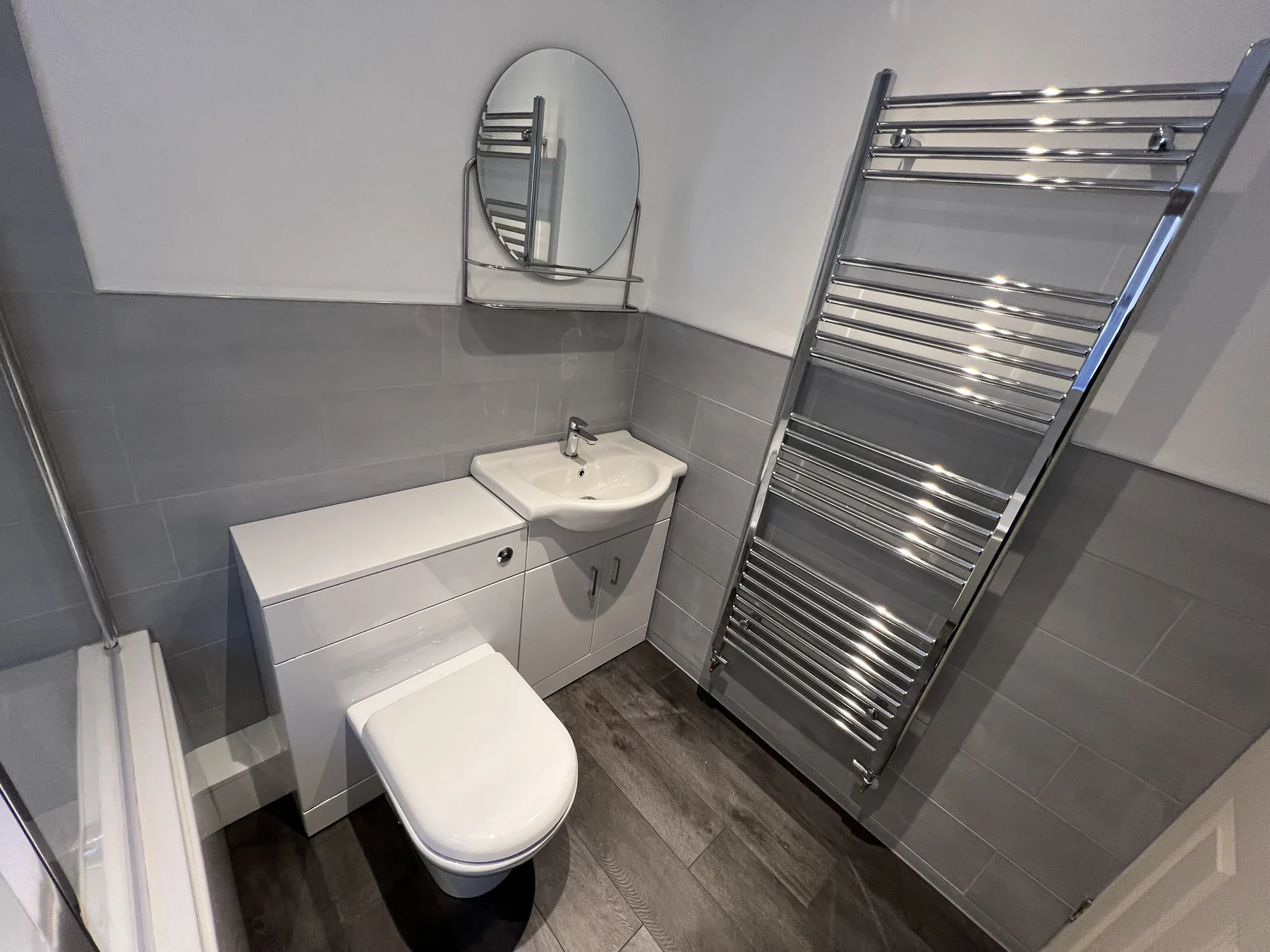 Bathroom suite finish by Truscon
